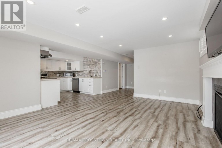 996 BOOTH AVENUE, Innisfil (Alcona), Ontario, L9S0A4