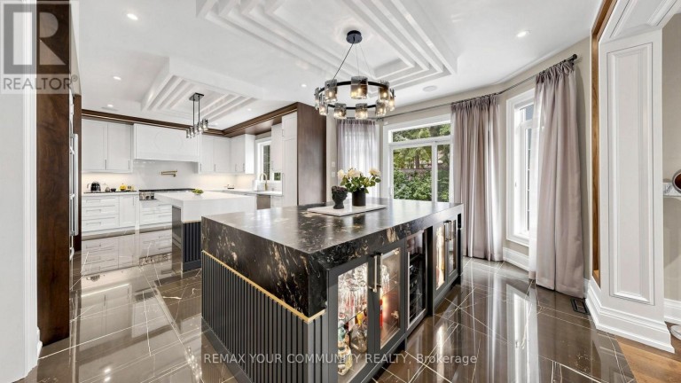 25 GUINEVERE COURT, Richmond Hill (Mill Pond), Ontario, L4C0P7