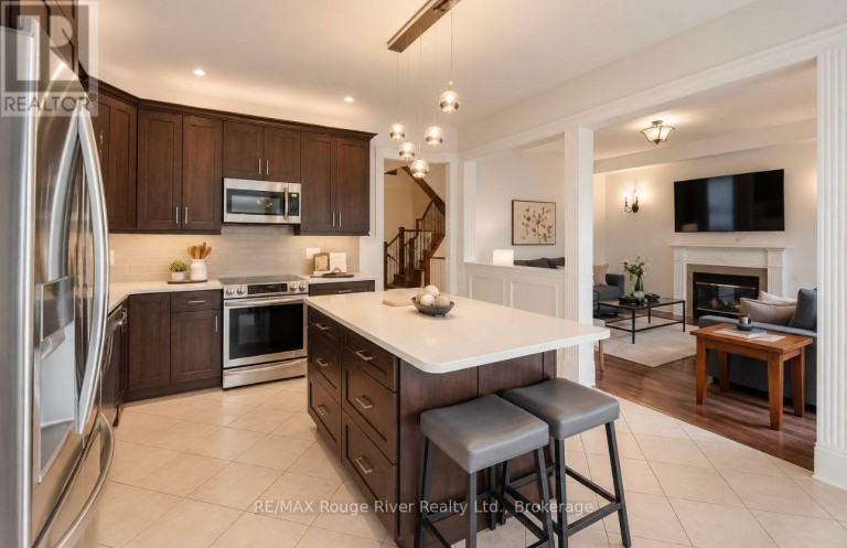 104 FENCEROW DRIVE, Whitby (Rolling Acres), Ontario, L1R3N2