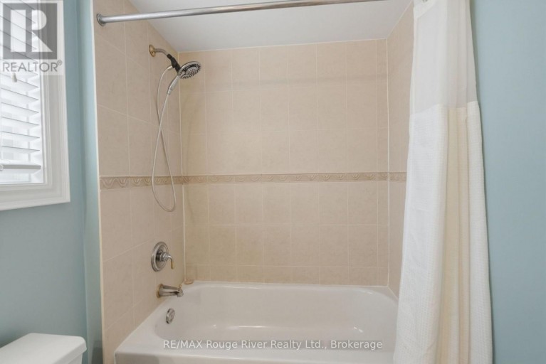 104 FENCEROW DRIVE, Whitby (Rolling Acres), Ontario, L1R3N2