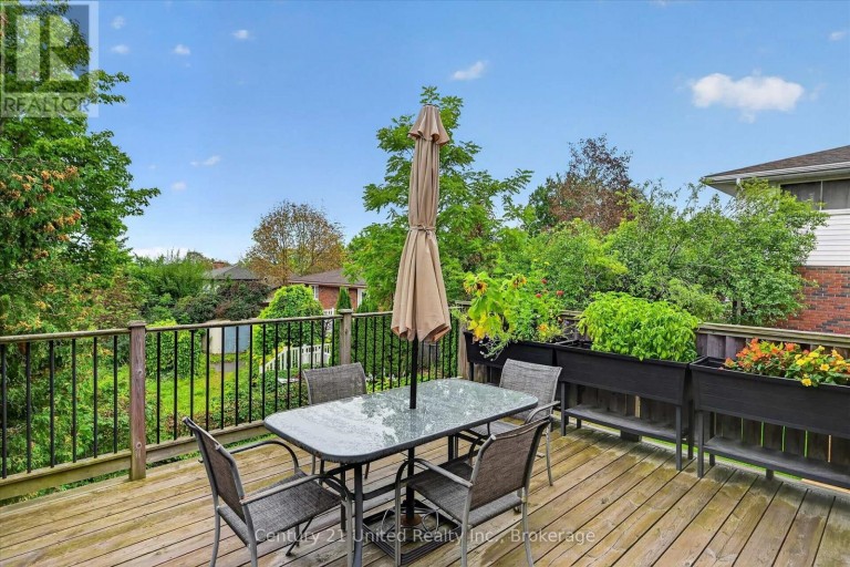 537 MONTCALM DRIVE, Peterborough (Northcrest Ward 5), Ontario, K9H6S9