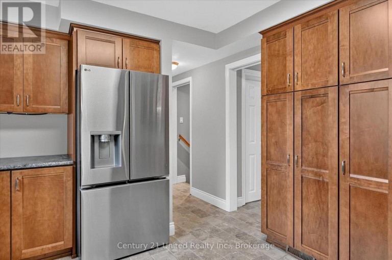 537 MONTCALM DRIVE, Peterborough (Northcrest Ward 5), Ontario, K9H6S9