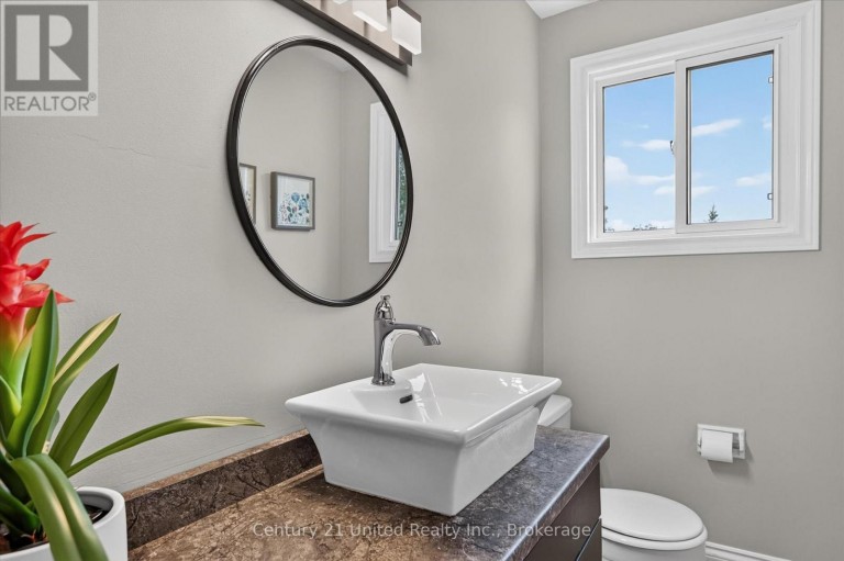 537 MONTCALM DRIVE, Peterborough (Northcrest Ward 5), Ontario, K9H6S9