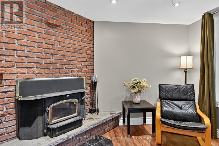 537 MONTCALM DRIVE, Peterborough (Northcrest Ward 5), Ontario, K9H6S9