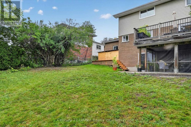 537 MONTCALM DRIVE, Peterborough (Northcrest Ward 5), Ontario, K9H6S9