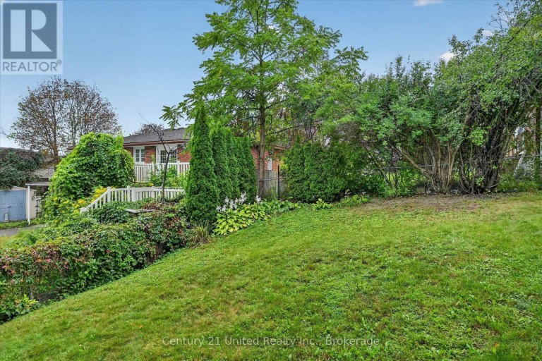 537 MONTCALM DRIVE, Peterborough (Northcrest Ward 5), Ontario, K9H6S9