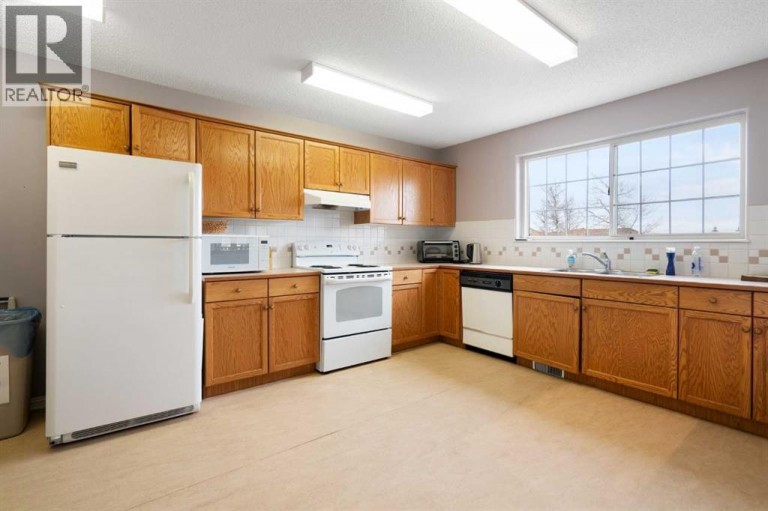 2107 Patterson View SW, Calgary, Alberta, T3H3J9