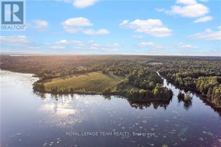 105 HALLIDAY CREEK ROAD, Greater Madawaska, Ontario, K0J1H0