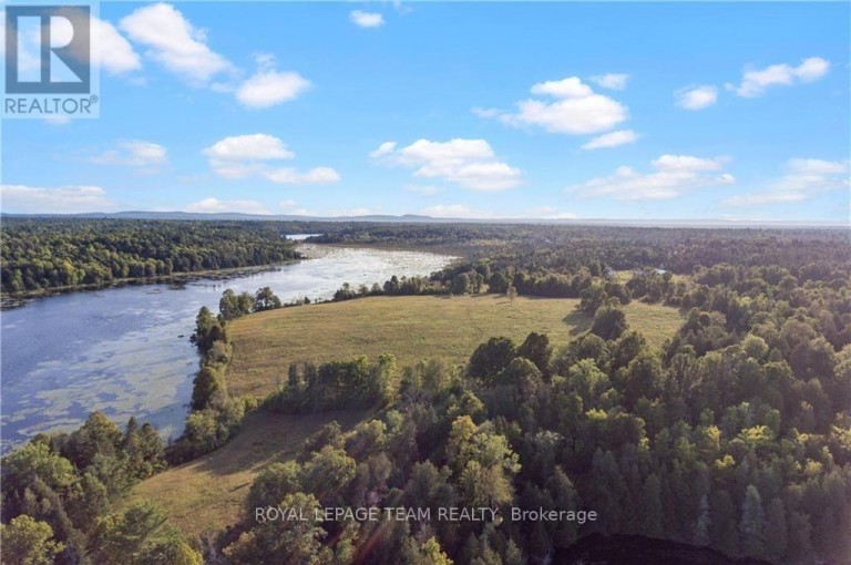 105 HALLIDAY CREEK ROAD, Greater Madawaska, Ontario, K0J1H0