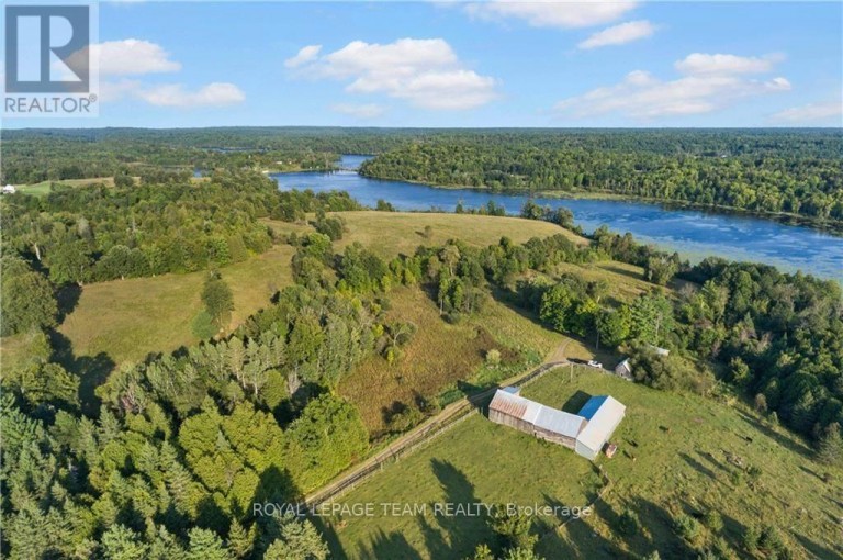 105 HALLIDAY CREEK ROAD, Greater Madawaska, Ontario, K0J1H0
