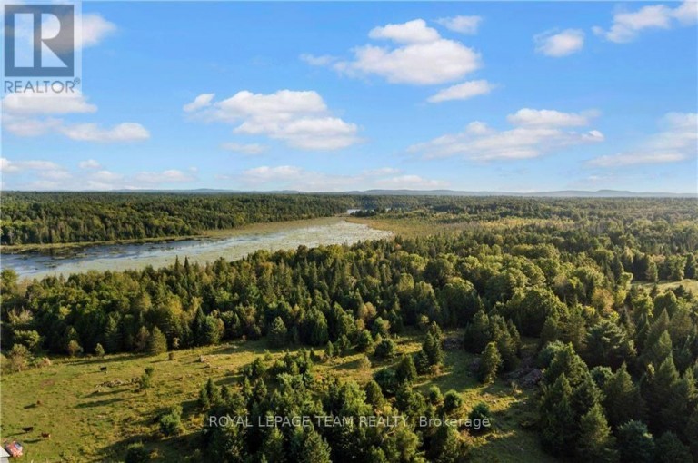 105 HALLIDAY CREEK ROAD, Greater Madawaska, Ontario, K0J1H0