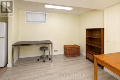 129 HERON STREET Thunder Bay (East End) Ontario photo 19