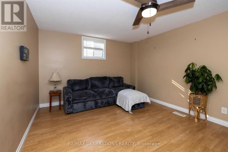 129 HERON STREET, Thunder Bay (East End), Ontario, P7C2M2