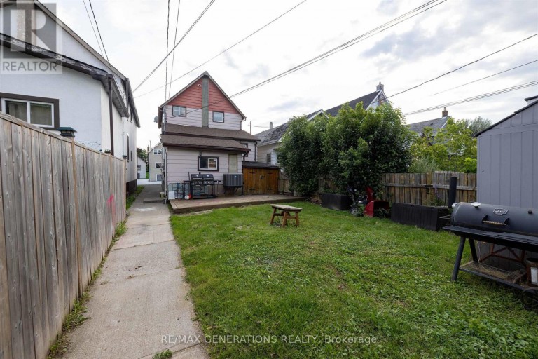 129 HERON STREET, Thunder Bay (East End), Ontario, P7C2M2