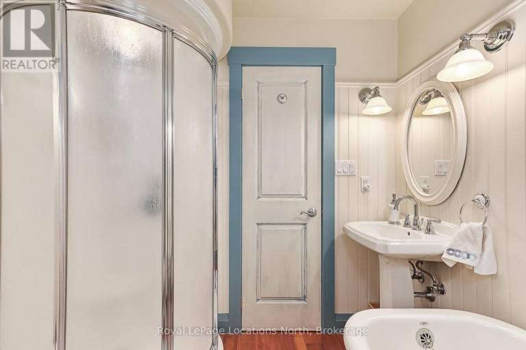 105 WOODLAND PARK ROAD, Blue Mountains, Ontario, N0H1J0