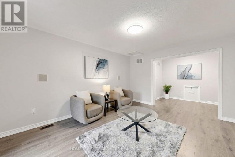 8 BECKETT AVENUE, Markham (Berczy), Ontario, L6C0W5