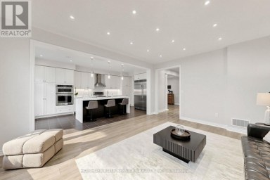 8 BECKETT AVENUE Markham (Berczy) Ontario photo 4