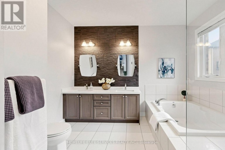 8 BECKETT AVENUE, Markham (Berczy), Ontario, L6C0W5