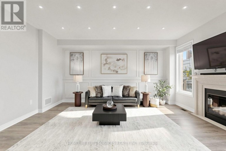 8 BECKETT AVENUE, Markham (Berczy), Ontario, L6C0W5