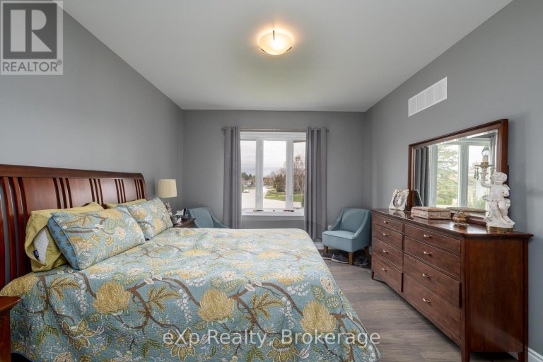 43 COUNTRY CRESCENT, Meaford, Ontario, N4L1L7
