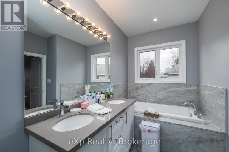 43 COUNTRY CRESCENT, Meaford, Ontario, N4L1L7