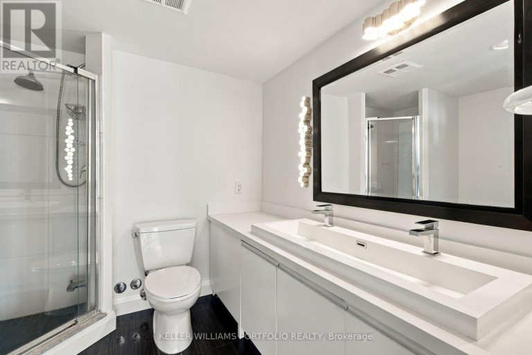 940 - 22 SOUTHPORT STREET, Toronto (High Park-Swansea), Ontario, M6S4Y9