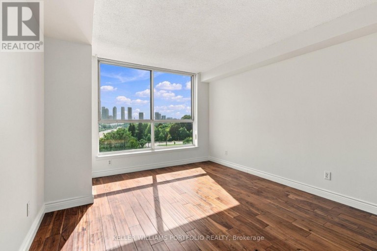 940 - 22 SOUTHPORT STREET, Toronto (High Park-Swansea), Ontario, M6S4Y9