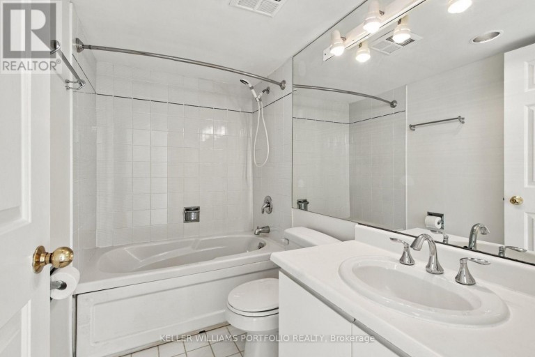 940 - 22 SOUTHPORT STREET, Toronto (High Park-Swansea), Ontario, M6S4Y9