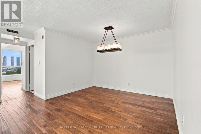 940 - 22 SOUTHPORT STREET, Toronto (High Park-Swansea), Ontario, M6S4Y9