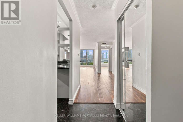 940 - 22 SOUTHPORT STREET, Toronto (High Park-Swansea), Ontario, M6S4Y9