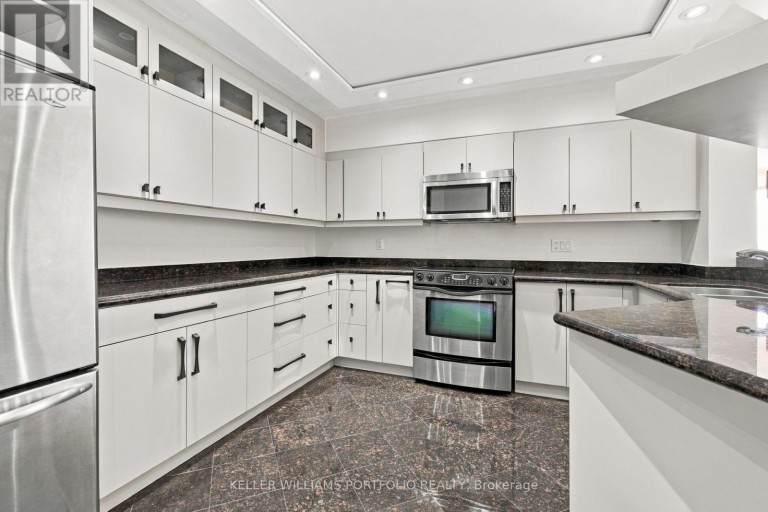 940 - 22 SOUTHPORT STREET, Toronto (High Park-Swansea), Ontario, M6S4Y9
