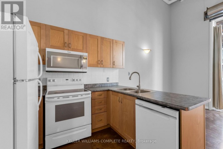 405 - 11 REBECCA STREET, Hamilton (Beasley), Ontario, L8R3H7