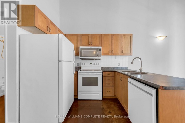 405 - 11 REBECCA STREET, Hamilton (Beasley), Ontario, L8R3H7