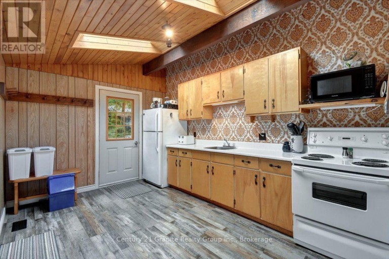1827 MCGILLVRAY ROAD, Highlands East (Cardiff Ward), Ontario, K0L1M0