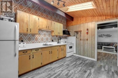 1827 MCGILLVRAY ROAD Highlands East (Cardiff Ward) Ontario photo 8