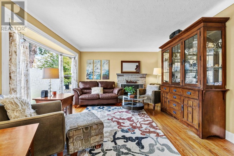 917 WEBBER AVENUE, Peterborough (Otonabee Ward 1), Ontario, K9J5X9