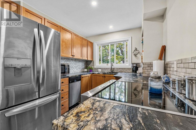 917 WEBBER AVENUE, Peterborough (Otonabee Ward 1), Ontario, K9J5X9
