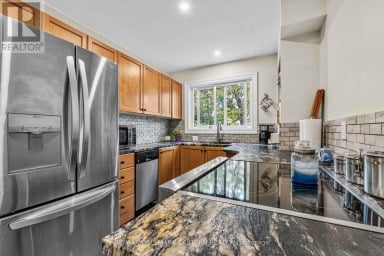 917 WEBBER AVENUE Peterborough (Otonabee Ward 1) Ontario photo 14