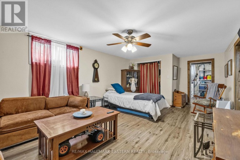 917 WEBBER AVENUE, Peterborough (Otonabee Ward 1), Ontario, K9J5X9