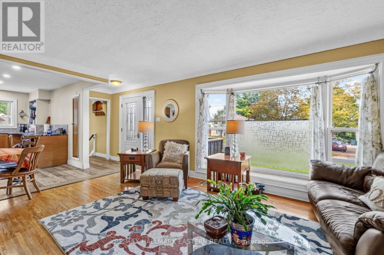 917 WEBBER AVENUE, Peterborough (Otonabee Ward 1), Ontario, K9J5X9