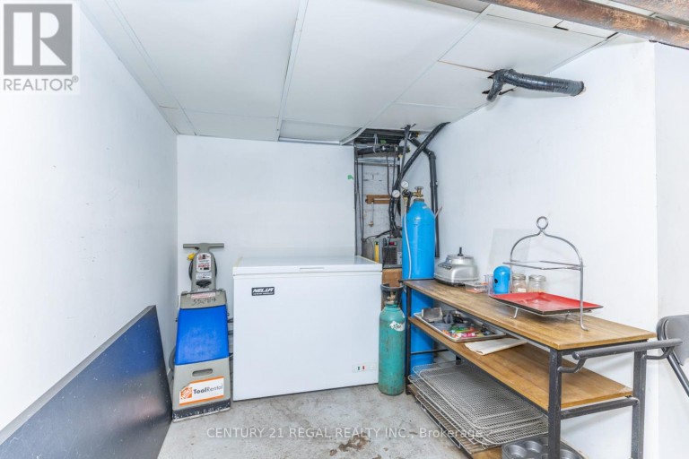 1374 QUEEN STREET E, Toronto (Greenwood-Coxwell), Ontario, M4L1C9