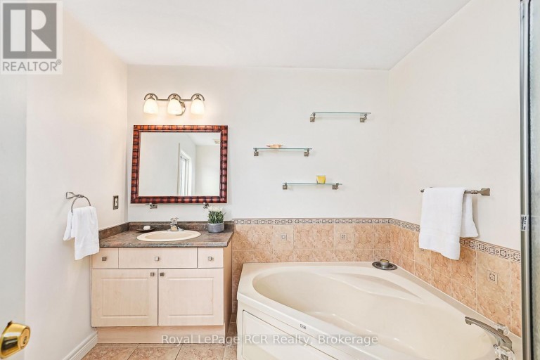 23 MARINA CRESCENT, Collingwood, Ontario, L9Y5H1