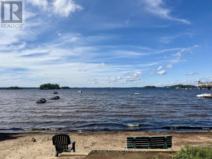 1006 CHIPPAWA AVENUE, Gravenhurst (Muskoka (S)), Ontario, P1P1R1