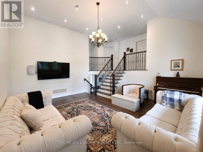 41 MANSARD DRIVE, Richmond Hill (Jefferson), Ontario, L4E0L7