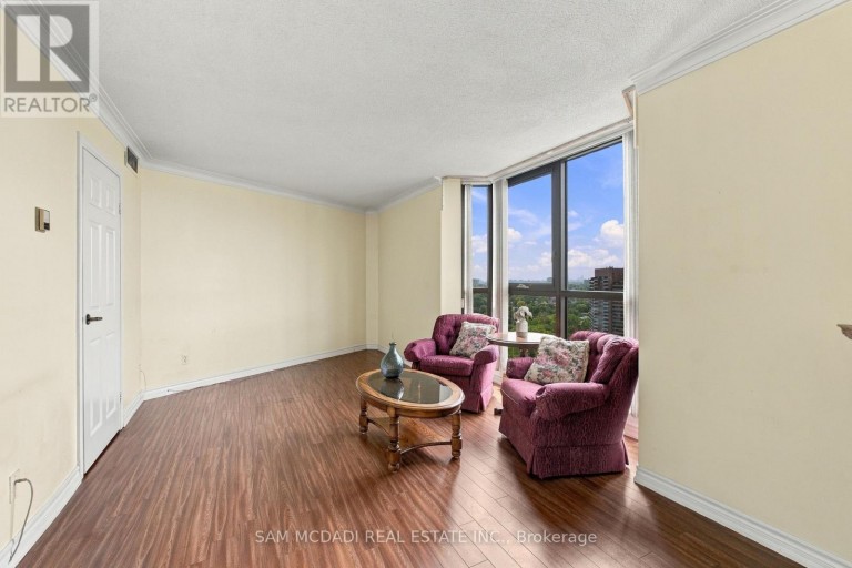 2009 - 2000 ISLINGTON AVENUE, Toronto (Kingsview Village-The Westway), Ontario, M9P3S7
