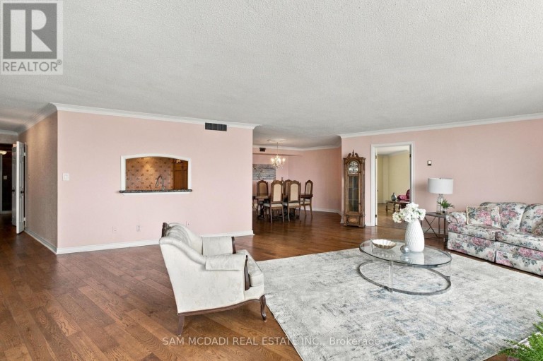 2009 - 2000 ISLINGTON AVENUE, Toronto (Kingsview Village-The Westway), Ontario, M9P3S7
