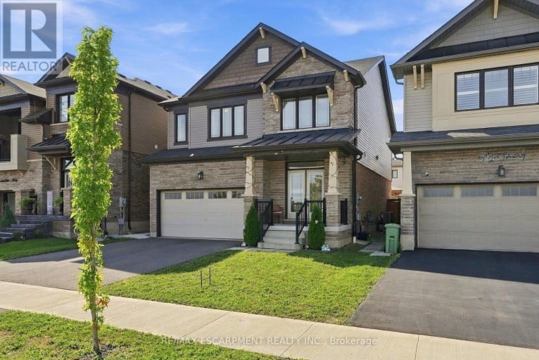 35 ROYAL COACHMAN WAY, Hamilton (Stoney Creek Mountain), Ontario, L8J0M2