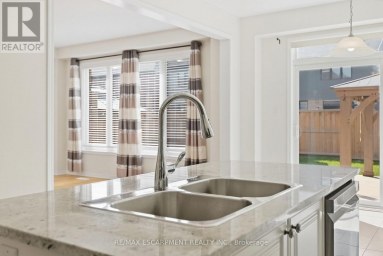 35 ROYAL COACHMAN WAY Hamilton (Stoney Creek Mountain) Ontario photo 10