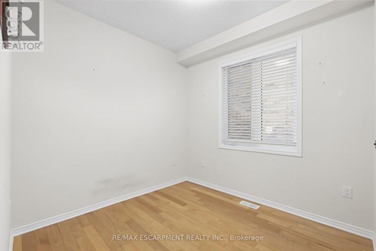 35 ROYAL COACHMAN WAY, Hamilton (Stoney Creek Mountain), Ontario, L8J0M2