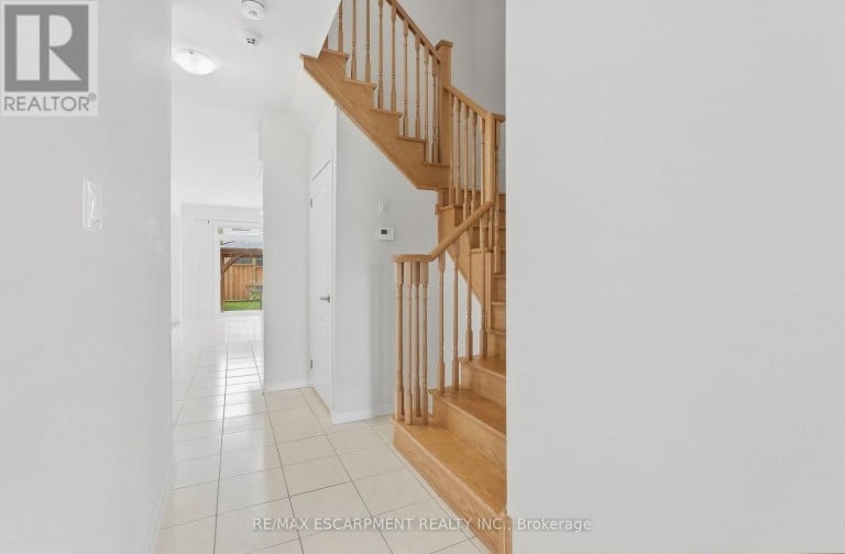 35 ROYAL COACHMAN WAY, Hamilton (Stoney Creek Mountain), Ontario, L8J0M2